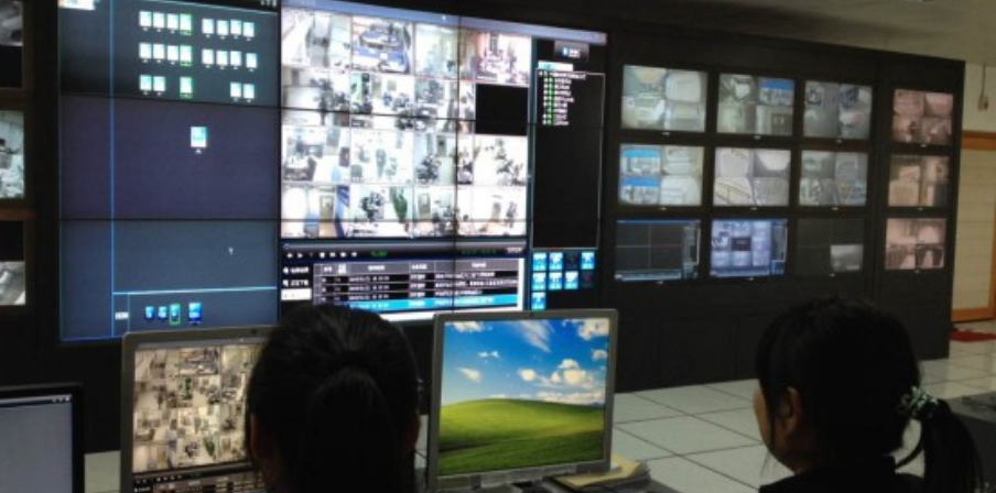 駐?？谌請蟀脖７?wù)